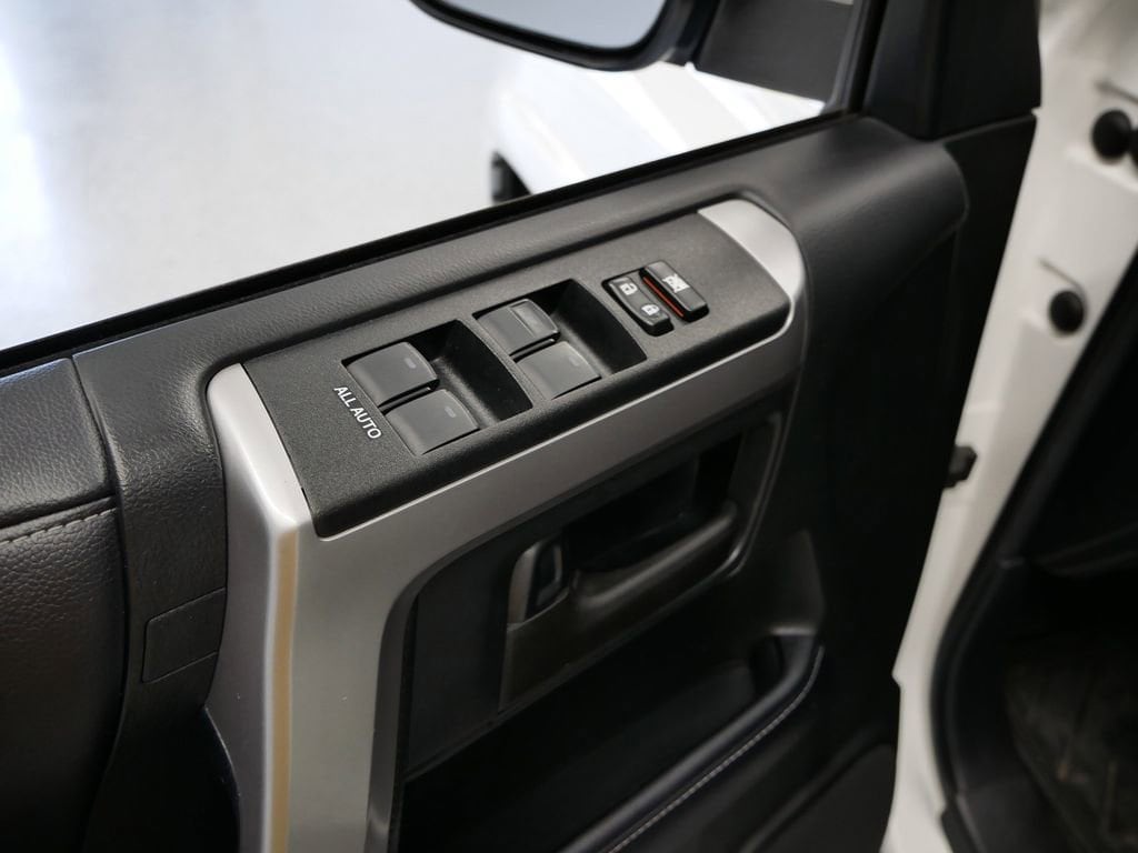 Thumbnail: 2020 Toyota 4Runner - 6