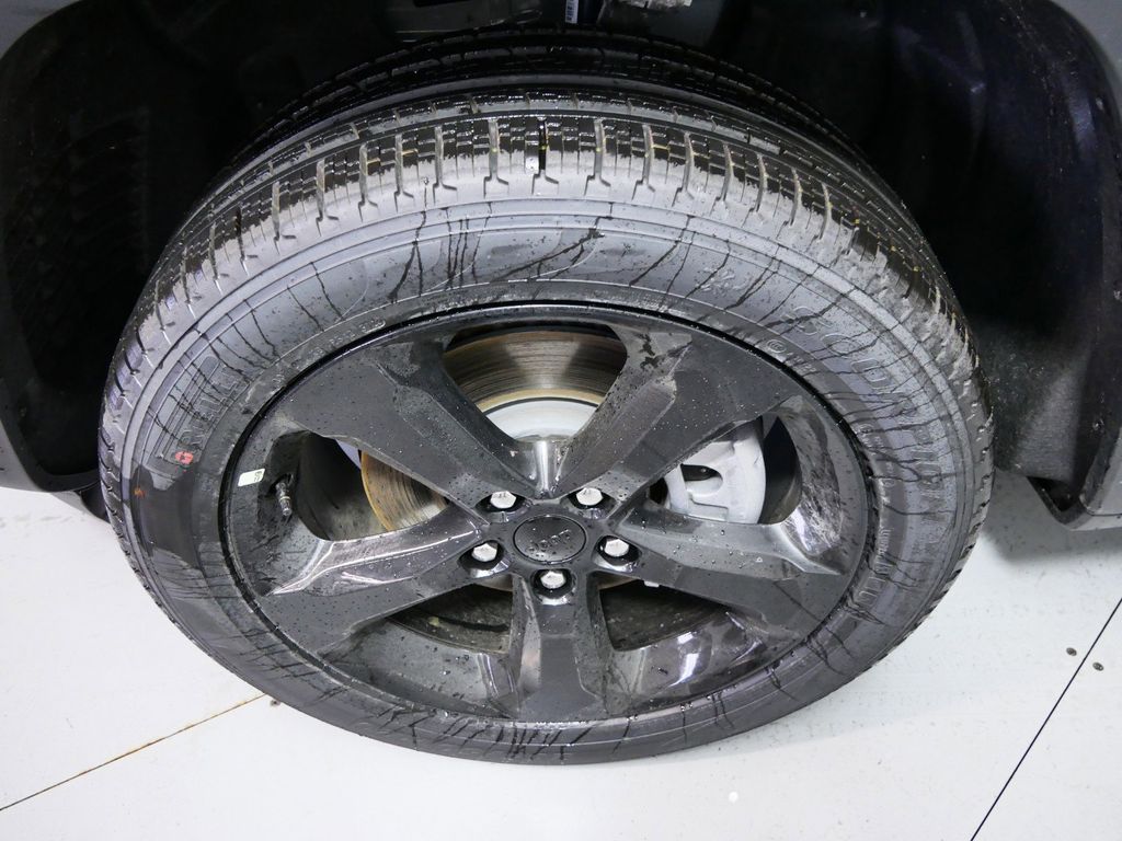 Thumbnail: 2025 Jeep Grand Cherokee L - 18