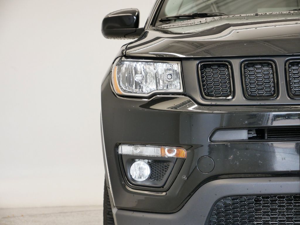 Thumbnail: 2020 Jeep Compass - 13
