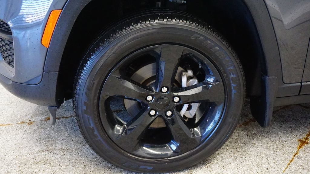 Thumbnail: 2023 Jeep Grand Cherokee - 13