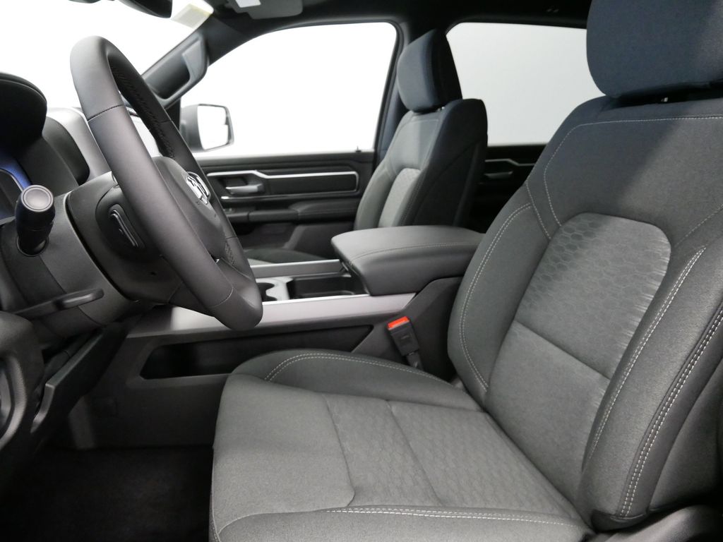 2025 RAM 1500 Big Horn 33