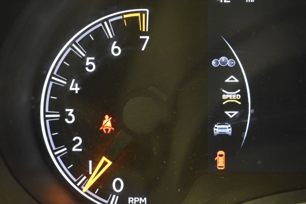 Thumbnail: 2021 Jeep Grand Cherokee - 47