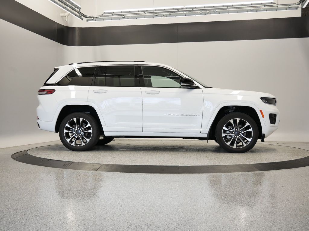 Thumbnail: 2022 Jeep Grand Cherokee - 8