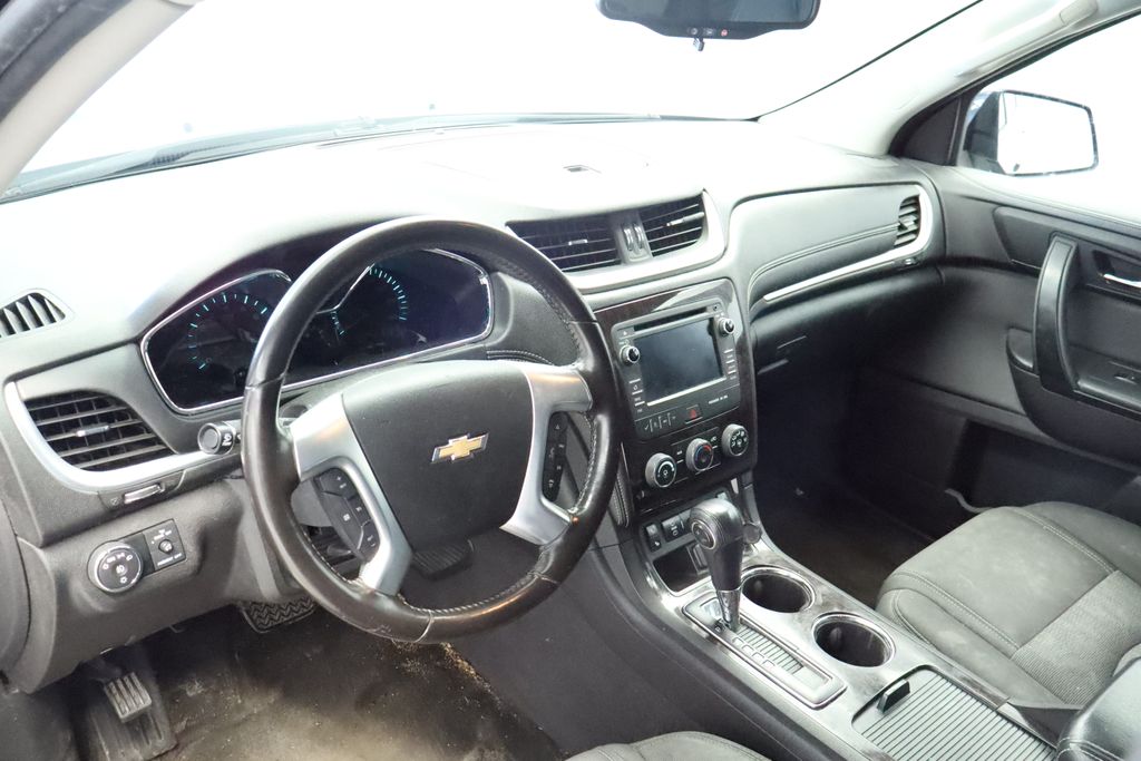 Thumbnail: 2017 Chevrolet Traverse - 26