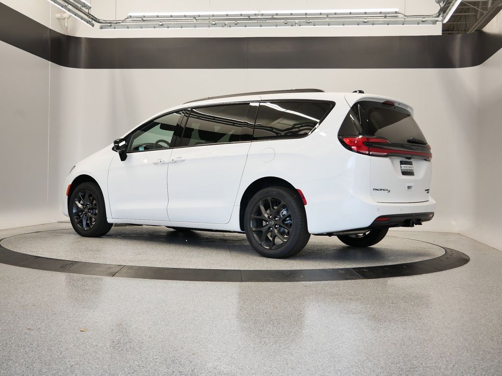 Thumbnail: 2026 Chrysler Pacifica - 39