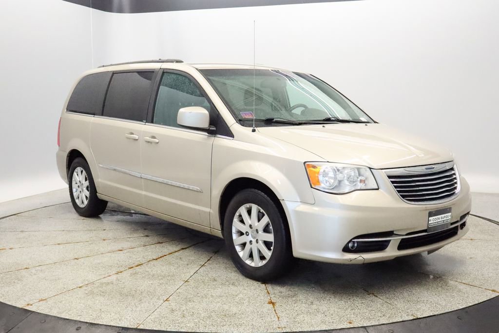 Thumbnail: 2014 Chrysler Town & Country - 7
