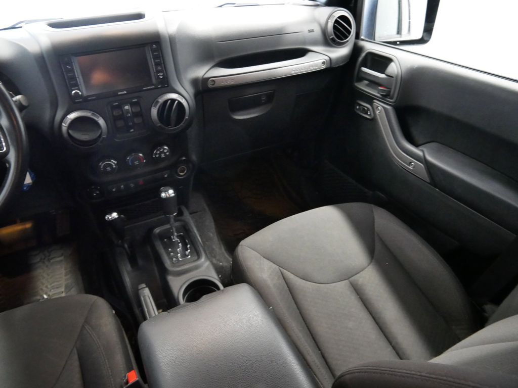 Thumbnail: 2017 Jeep Wrangler - 29