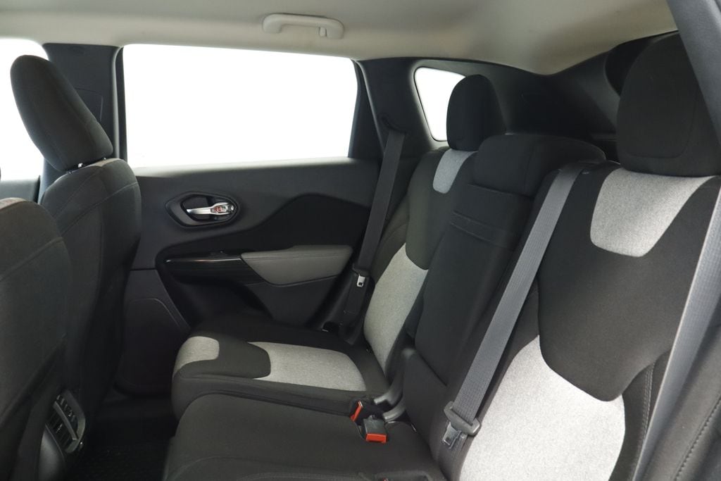 Thumbnail: 2014 Jeep Cherokee - 21