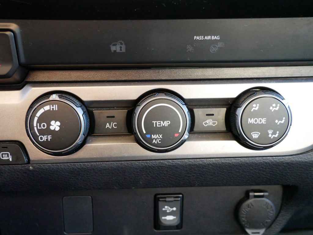 Thumbnail: 2019 Toyota Tacoma - 42