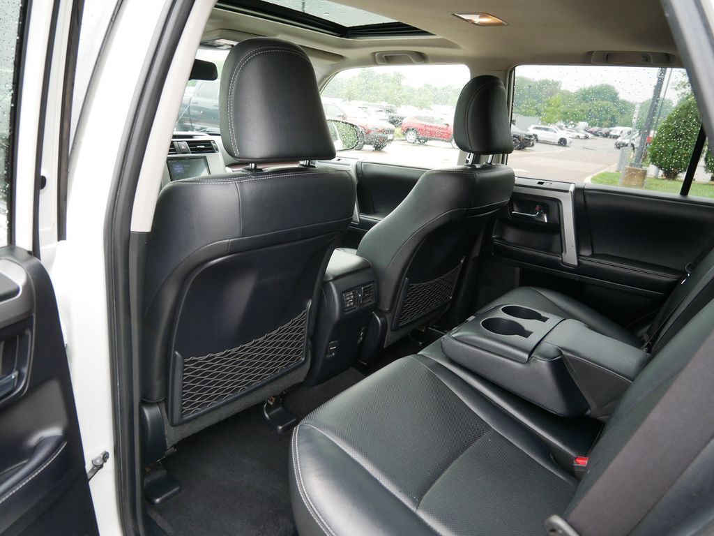 Thumbnail: 2019 Toyota 4Runner - 17