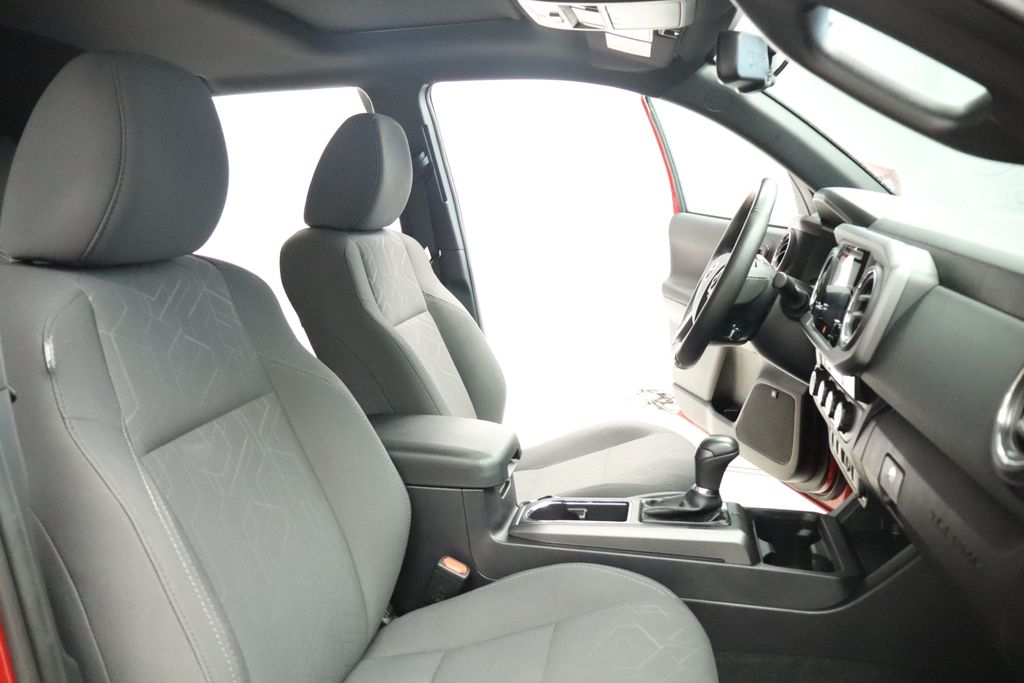 Thumbnail: 2017 Toyota Tacoma - 30