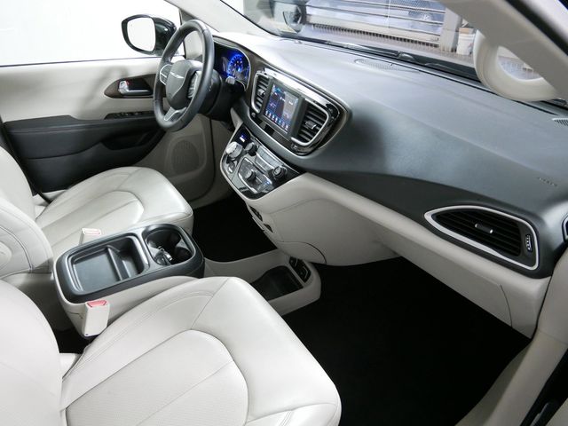 2018 Chrysler Pacifica Touring 39