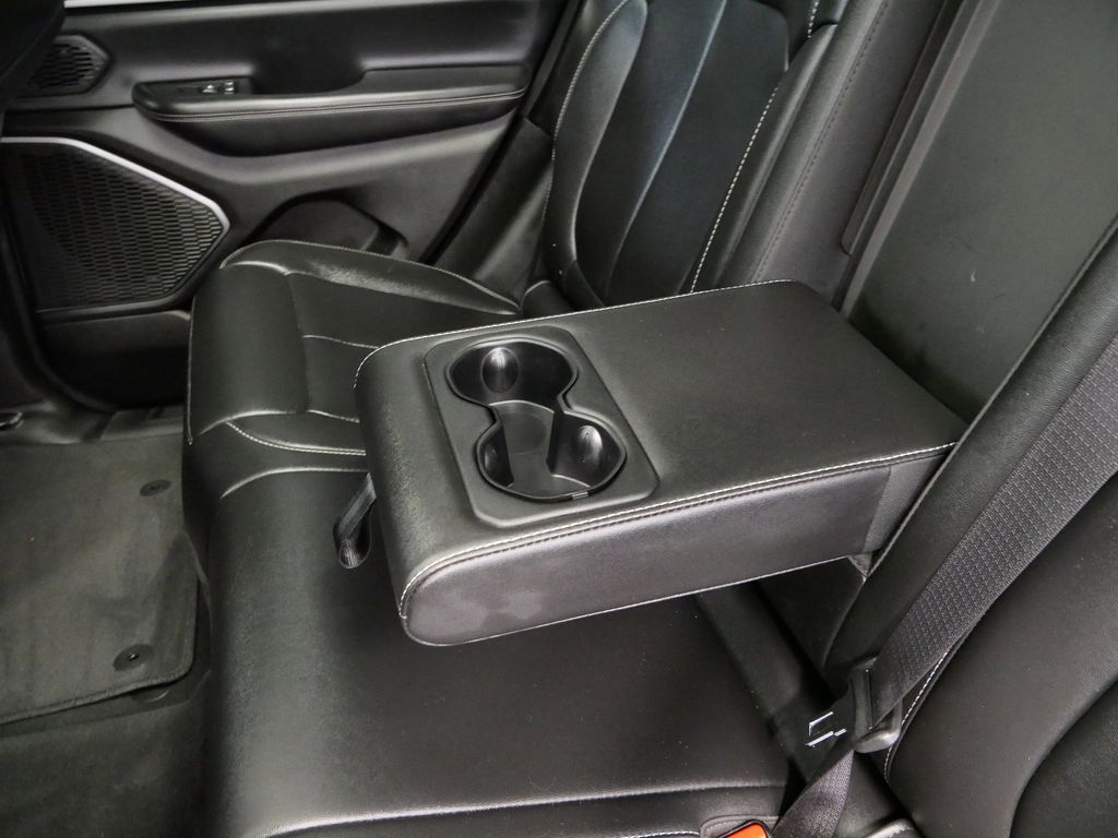 Thumbnail: 2024 Jeep Grand Cherokee - 8