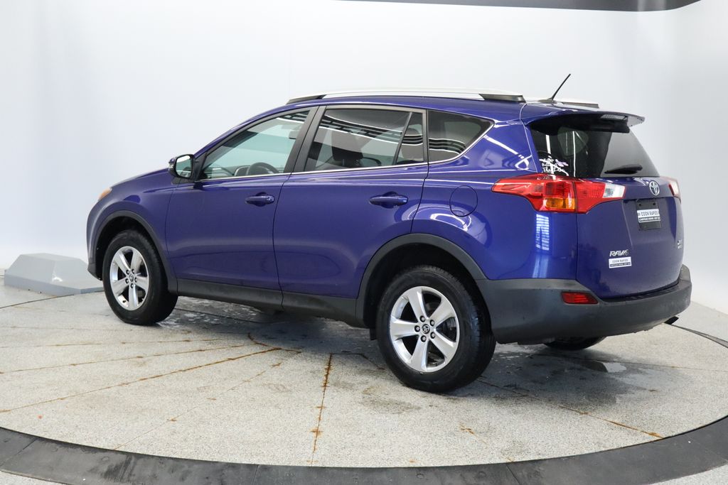 Thumbnail: 2015 Toyota RAV4 - 3