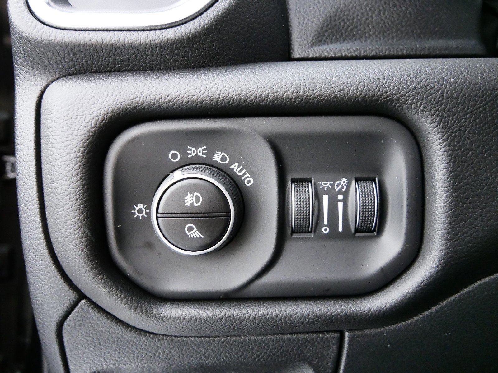 Thumbnail: 2025 RAM 1500 - 35