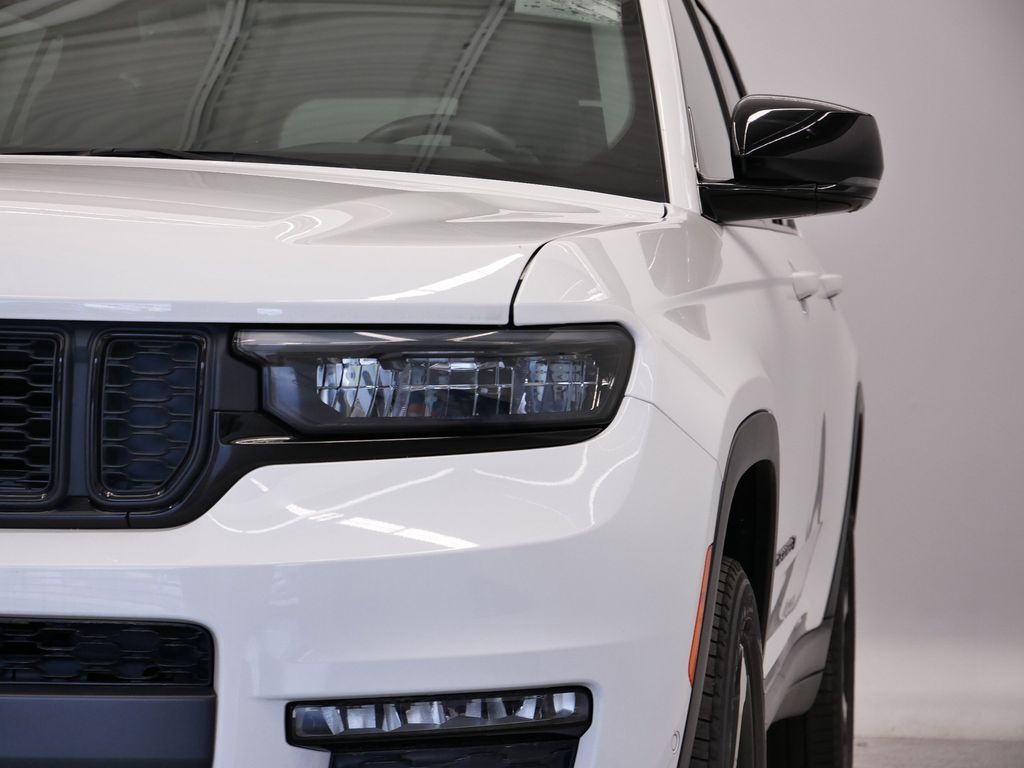 Thumbnail: 2022 Jeep Grand Cherokee L - 12