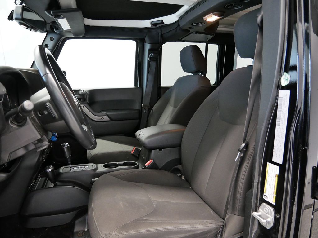 Thumbnail: 2017 Jeep Wrangler - 25
