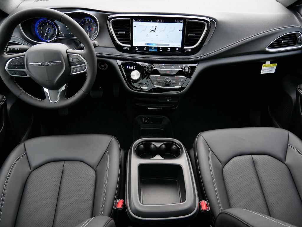 Thumbnail: 2026 Chrysler Pacifica - 14