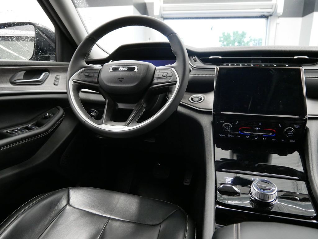 2023 Jeep Grand Cherokee Limited Edition 23
