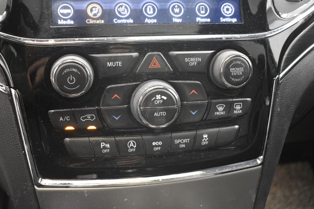 Thumbnail: 2020 Jeep Grand Cherokee - 26