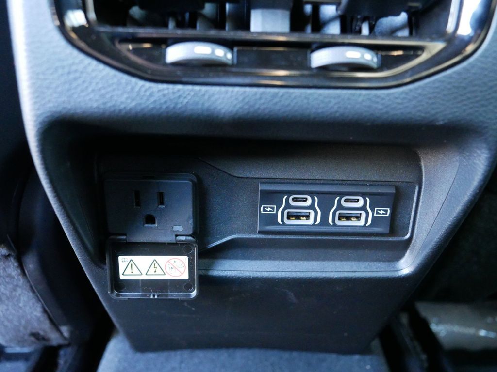 Thumbnail: 2024 Jeep Grand Cherokee - 31