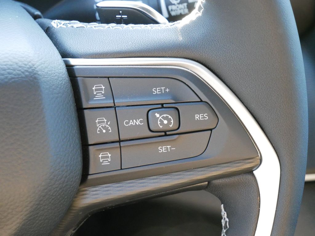 Thumbnail: 2025 Jeep Grand Cherokee - 39