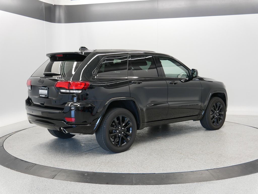 Thumbnail: 2022 Jeep Grand Cherokee - 45