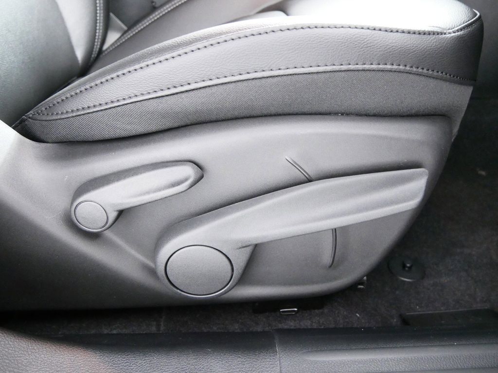 Thumbnail: 2025 Jeep Compass - 25