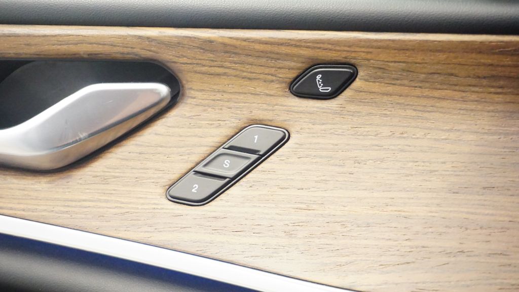 Thumbnail: 2022 Jeep Grand Cherokee - 25