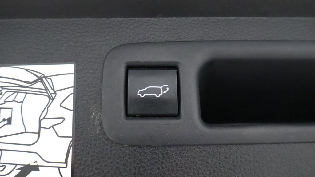 Thumbnail: 2022 Toyota Highlander - 19