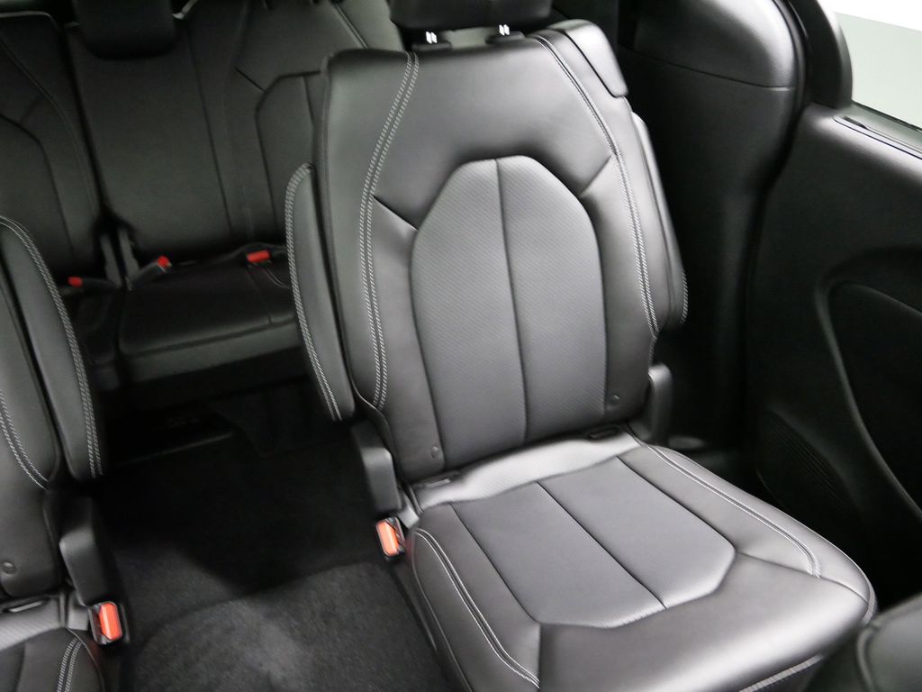 Thumbnail: 2026 Chrysler Pacifica - 22