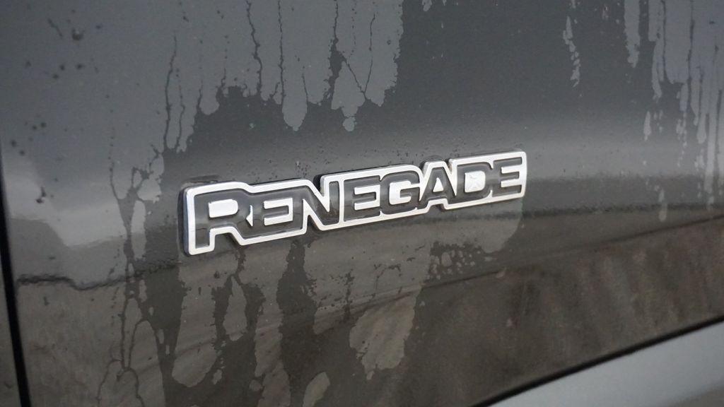 Thumbnail: 2017 Jeep Renegade - 16
