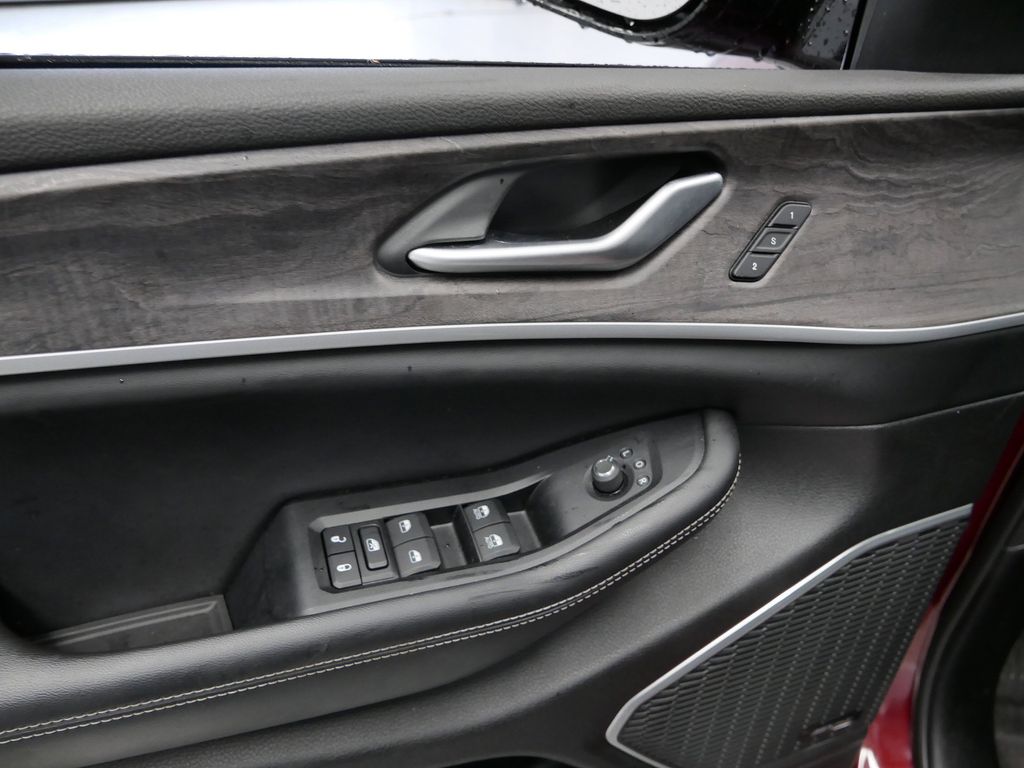 Thumbnail: 2024 Jeep Grand Cherokee - 8