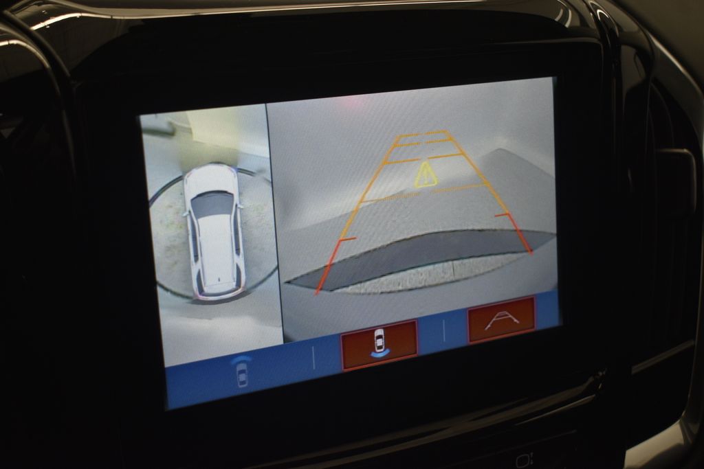 Thumbnail: 2018 Chevrolet Traverse - 37