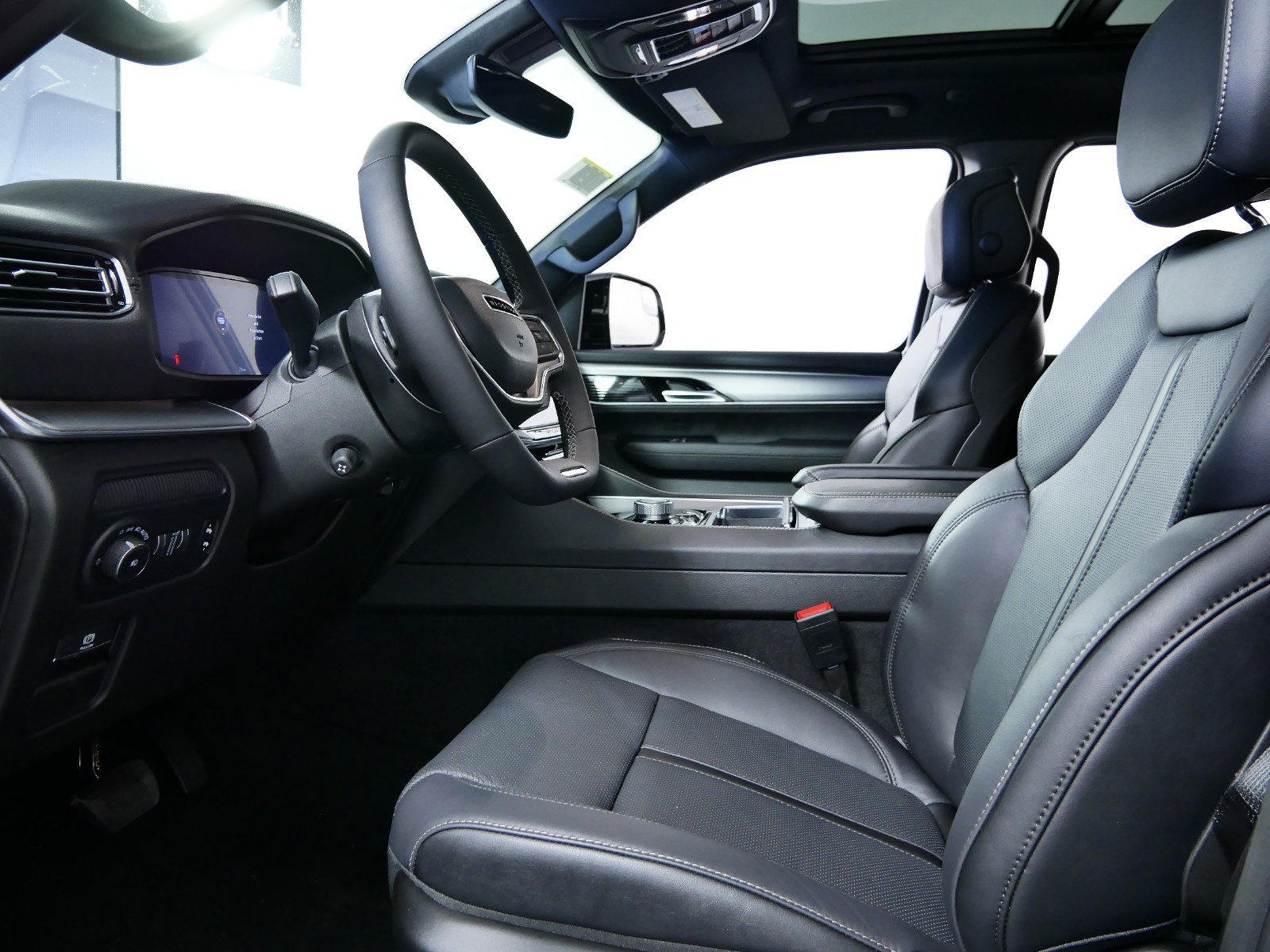 Thumbnail: 2024 Jeep Wagoneer - 31