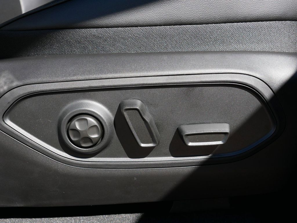 Thumbnail: 2025 Jeep Grand Cherokee L - 27