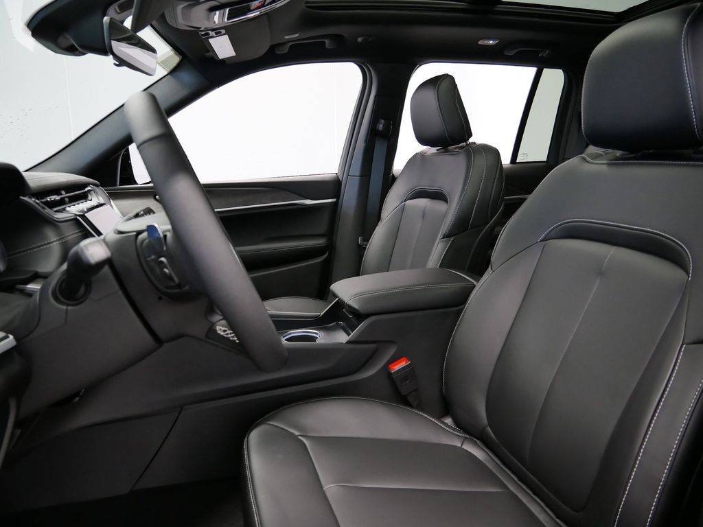 Thumbnail: 2025 Jeep Grand Cherokee - 2