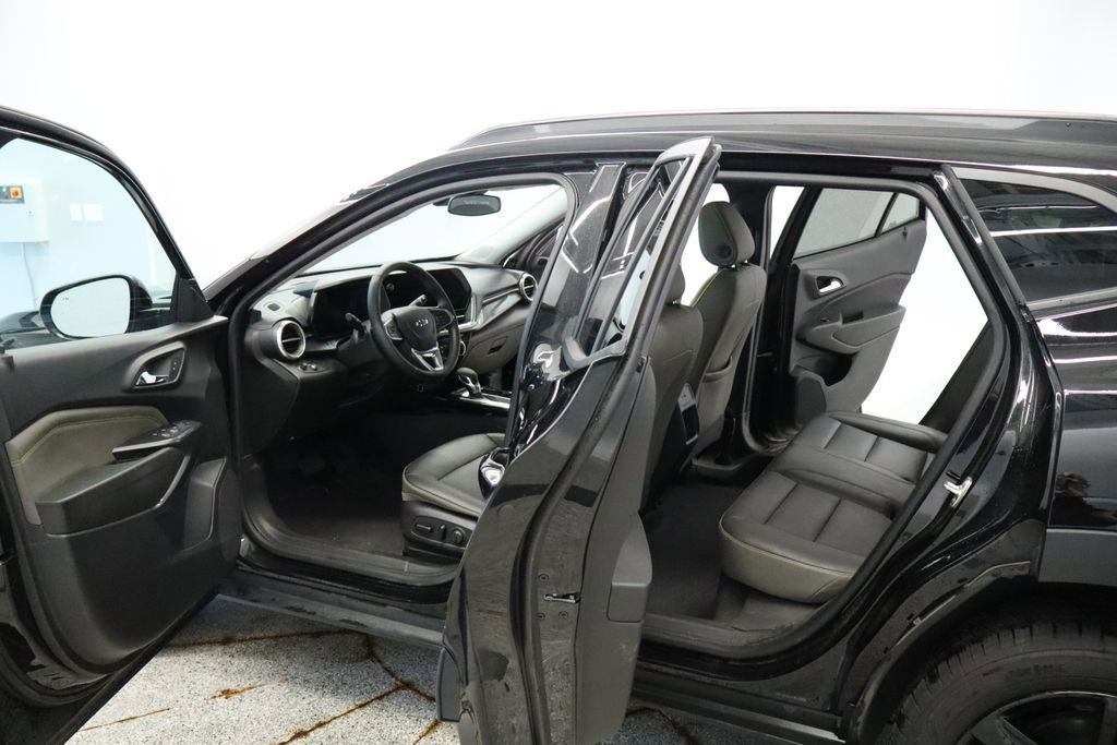 Thumbnail: 2024 Chevrolet Trax - 24