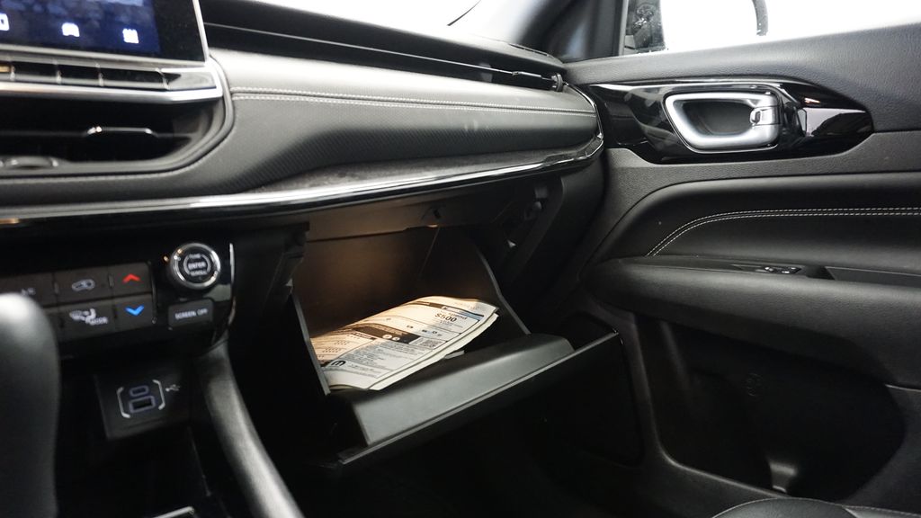 Thumbnail: 2022 Jeep Compass - 33