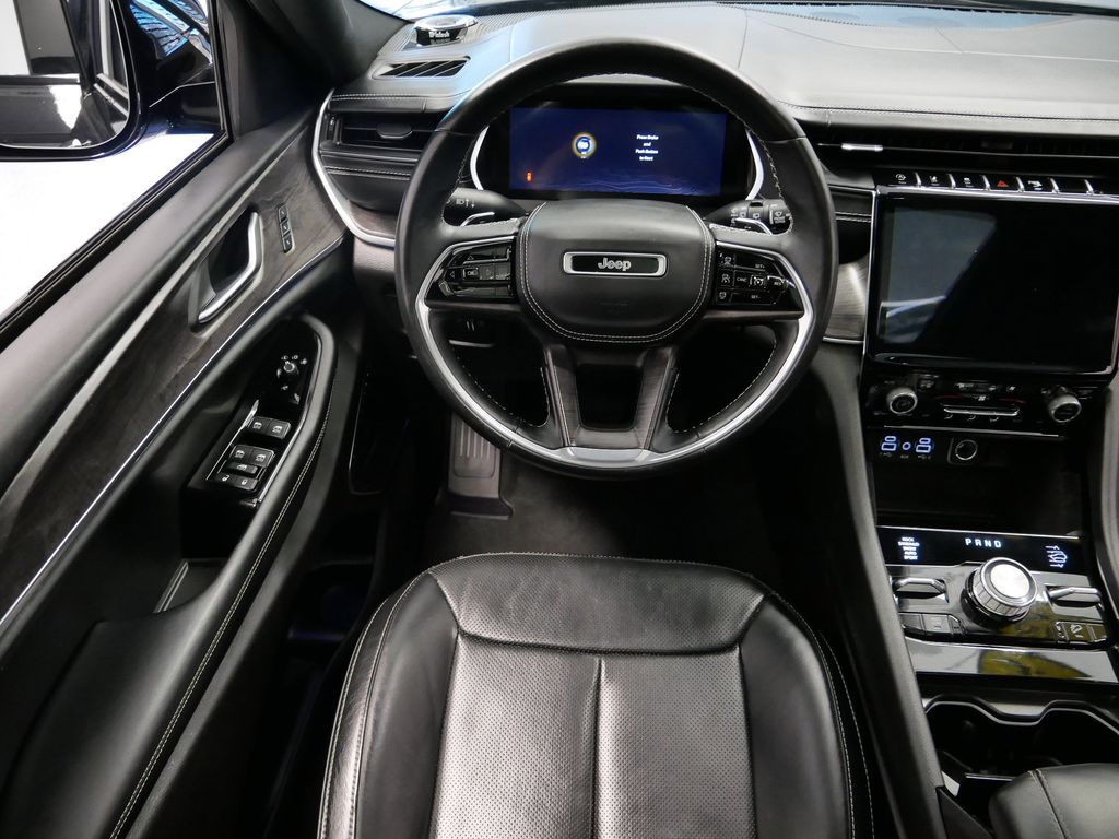 Thumbnail: 2022 Jeep Grand Cherokee - 16