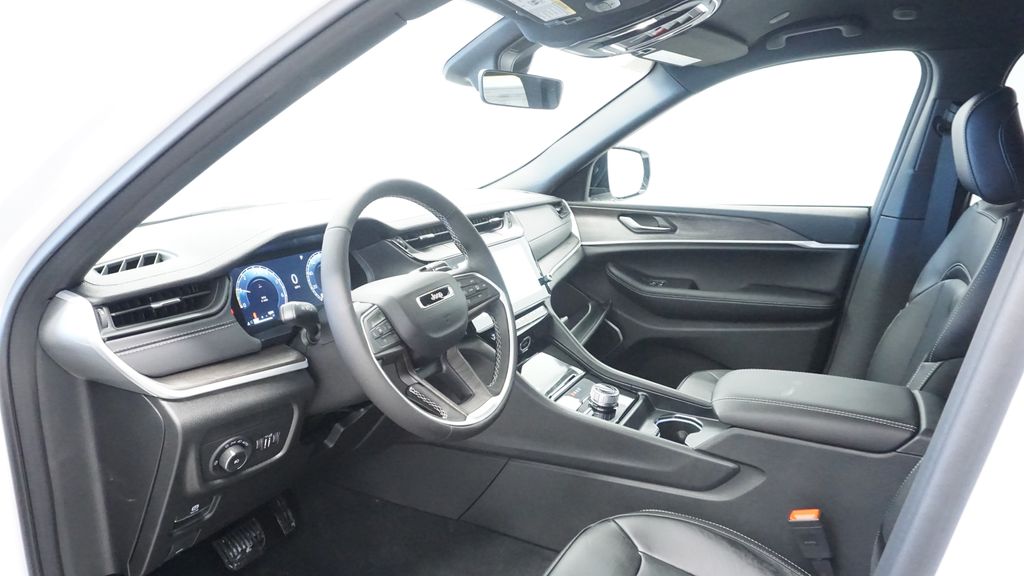 Thumbnail: 2026 Jeep Grand Cherokee - 23