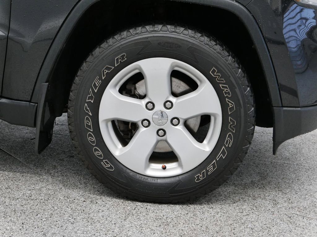 2012 Jeep Grand Cherokee Laredo 47