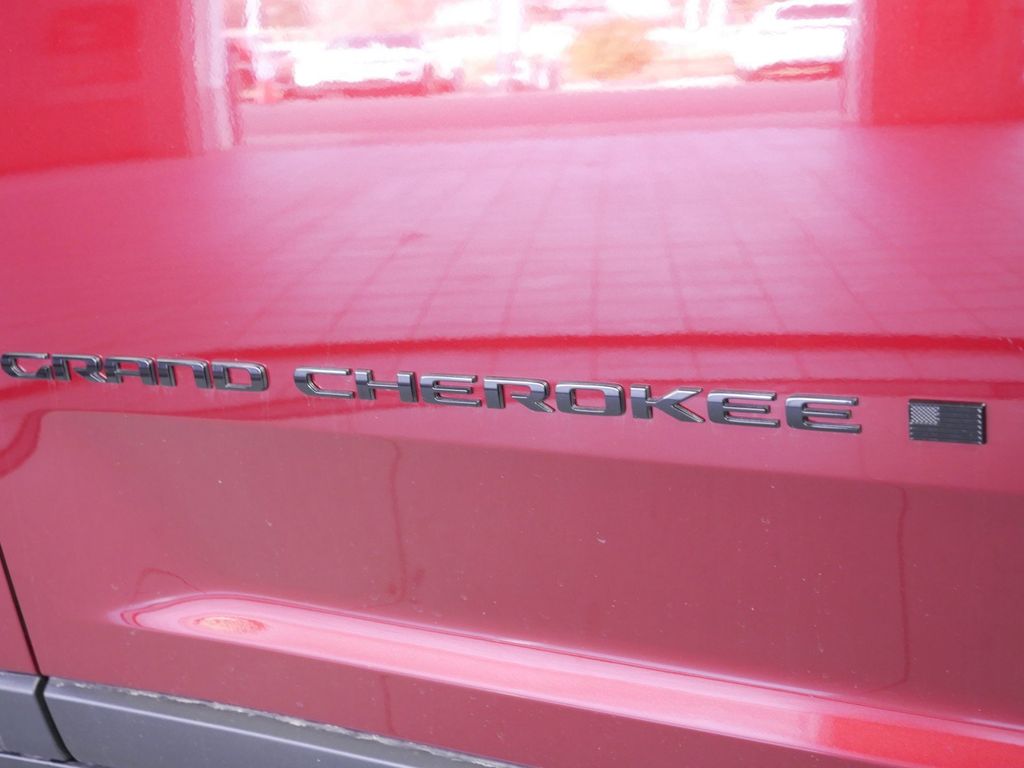 Thumbnail: 2025 Jeep Grand Cherokee L - 17