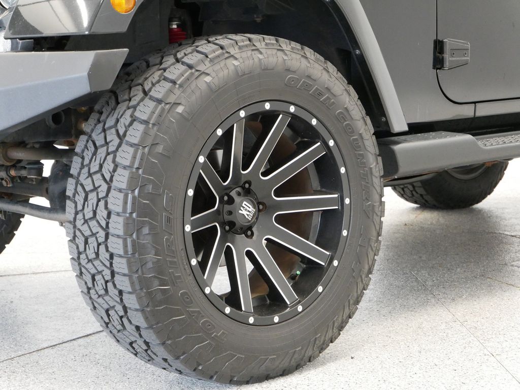 Thumbnail: 2015 Jeep Wrangler - 15