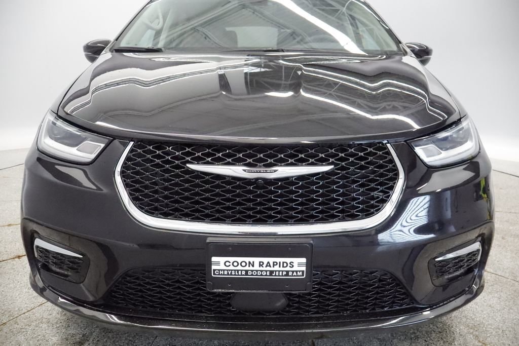 Thumbnail: 2023 Chrysler Pacifica - 12