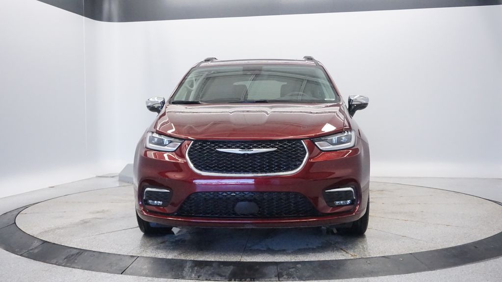 Thumbnail: 2023 Chrysler Pacifica - 11