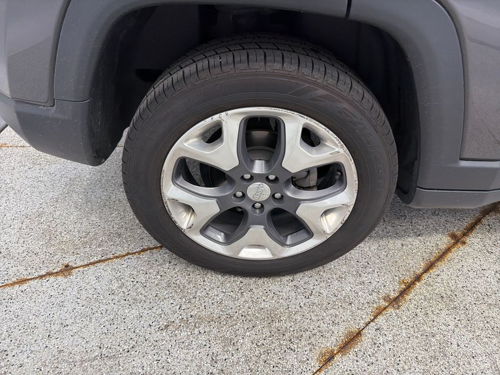 Thumbnail: 2018 Jeep Compass - 8