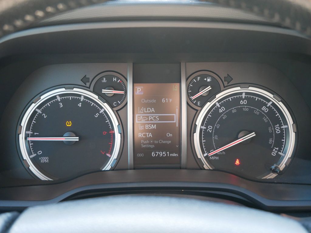 Thumbnail: 2022 Toyota 4Runner - 22