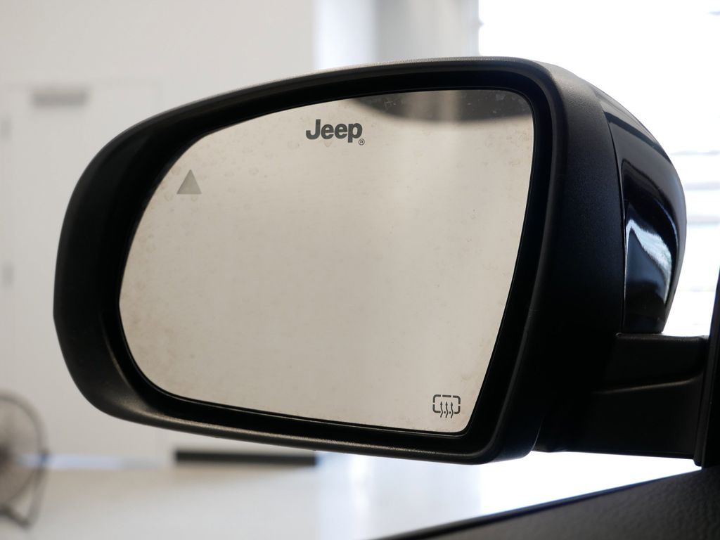 Thumbnail: 2025 Jeep Compass - 23