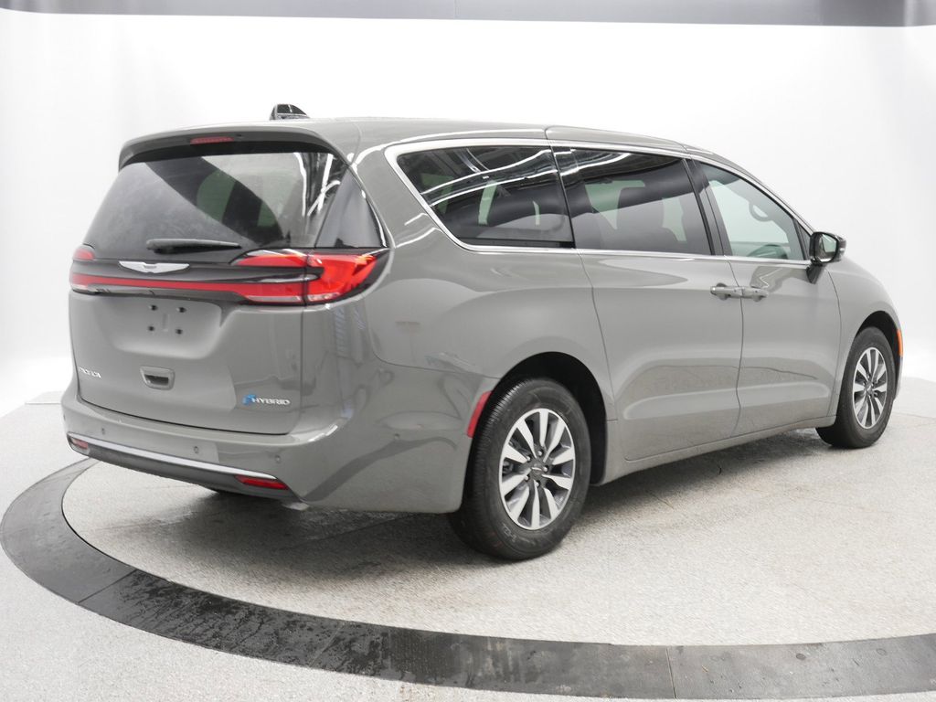 2025 Chrysler Pacifica Hybrid Select 10